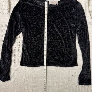 Arizona Jean Company Black Floral Velvet Long Sleeve Top